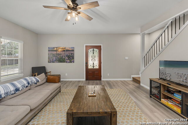 1265 Comanche Path Property Photo 6