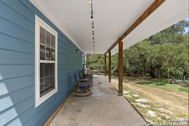1265 Comanche Path Property Photo 25
