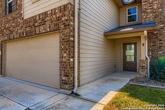 10703 Spirit Roam Property Photo 6