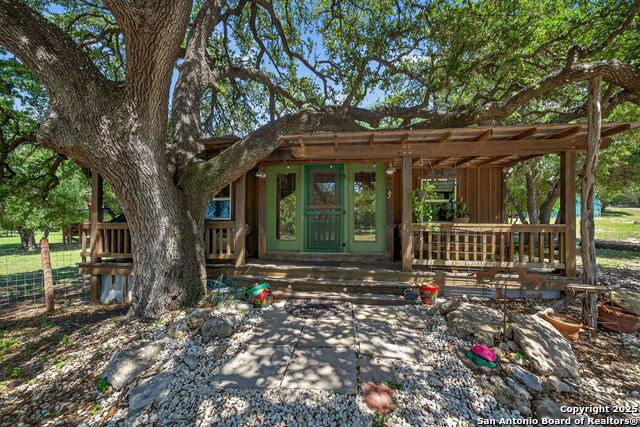 924 Wagon Creek Property Photo 4