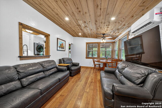 924 Wagon Creek Property Photo 8
