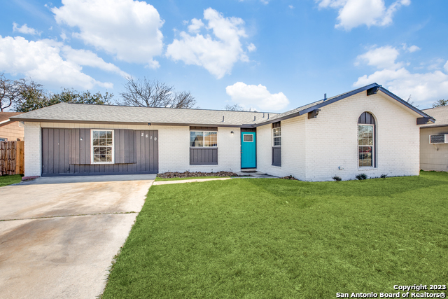 2610 Lakebriar St Property Photo 3