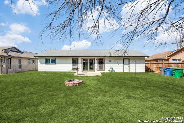 2610 Lakebriar St Property Photo 12