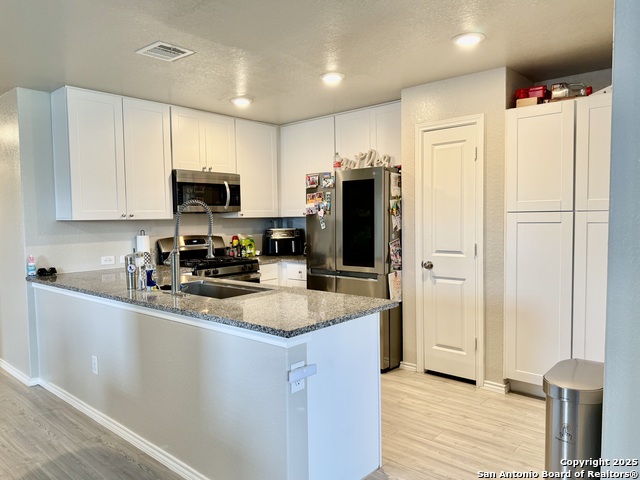 8323 Dovers Den Property Photo 6