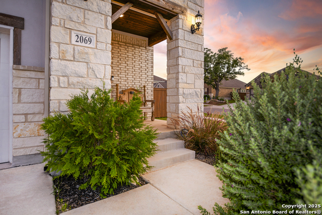 2069 Flametree Property Photo 3