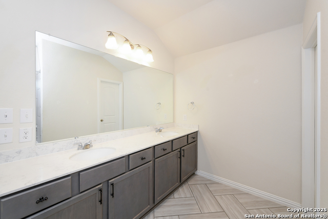 2069 Flametree Property Photo 32