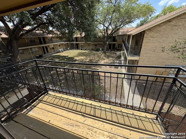 923 Vance Jackson Property Photo 1