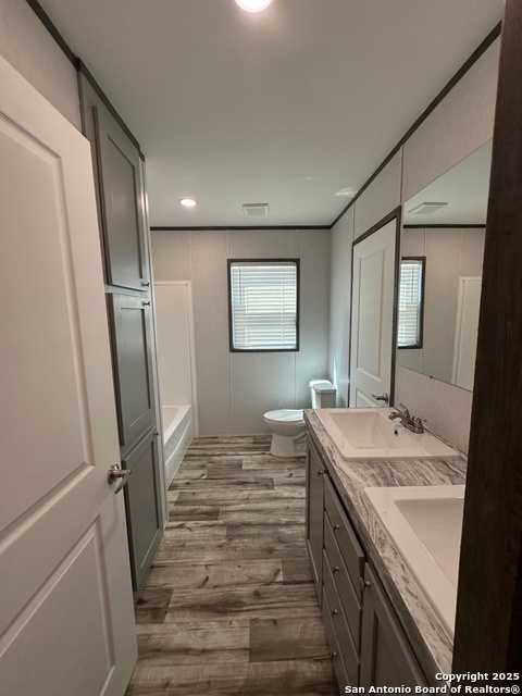 719 N Houston Property Photo 5