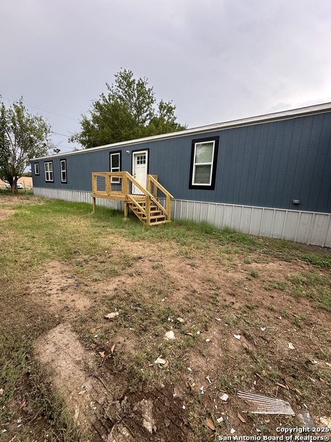 19 Green Meadows Property Photo 2