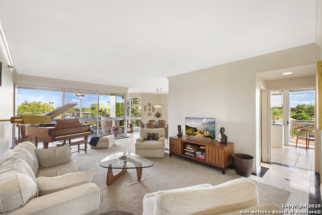 7887 Broadway Property Photo 1