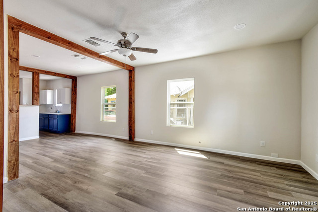 718 E Highland Property Photo 4