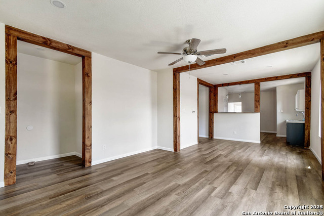 718 E Highland Property Photo 5