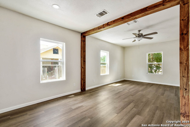 718 E Highland Property Photo 8