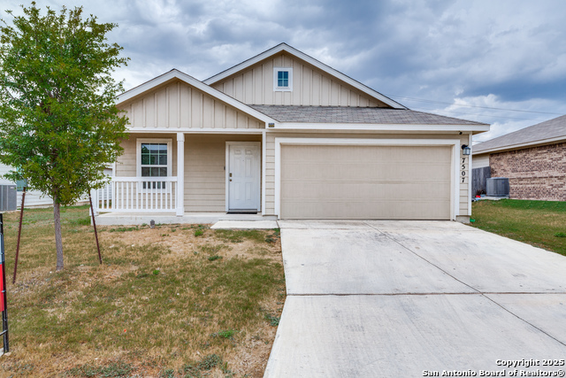 7507 Vista Grove Property Photo 1