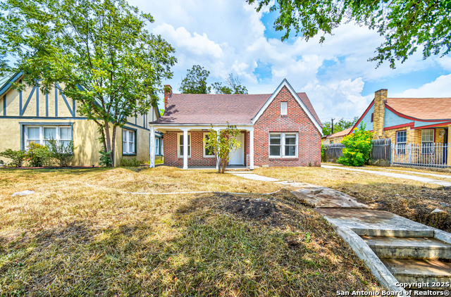 1947 W Mistletoe Property Photo 1