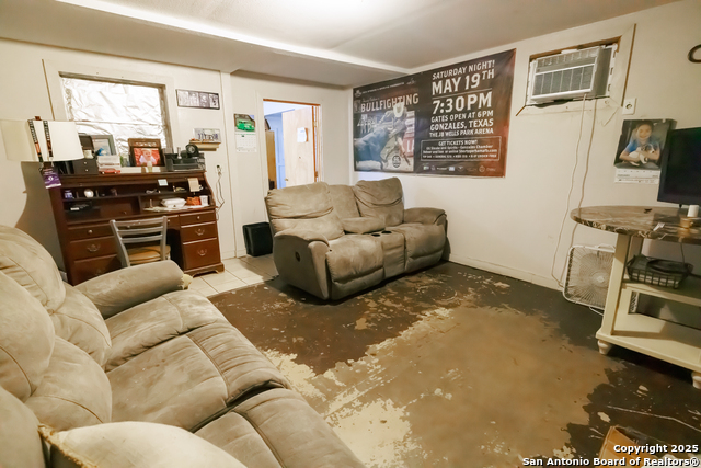 1505 E Sarah Dewitt Dr Property Photo 8