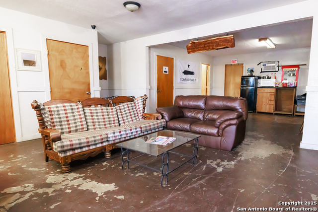 1505 E Sarah Dewitt Dr Property Photo 11