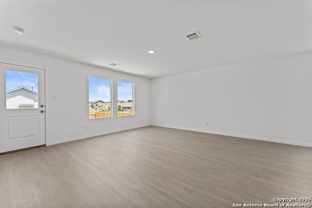 104 Autumn Trail Property Photo 4