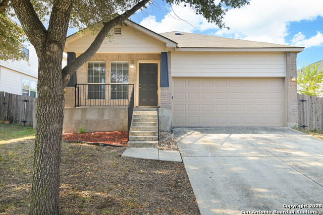 10374 Oakwood Crest Property Photo 1