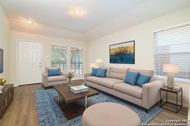 10374 Oakwood Crest Property Photo 3