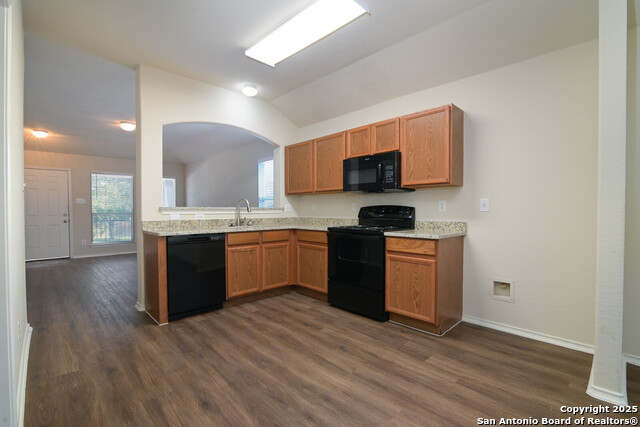 10374 Oakwood Crest Property Photo 8