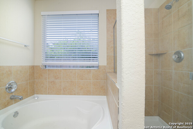 10374 Oakwood Crest Property Photo 16