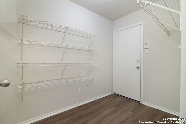 10374 Oakwood Crest Property Photo 22