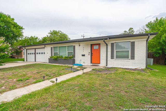 371 Sprucewood Ln Property Photo 1