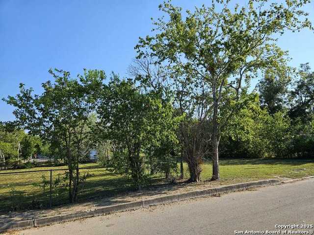 546 Seay Property Photo 3