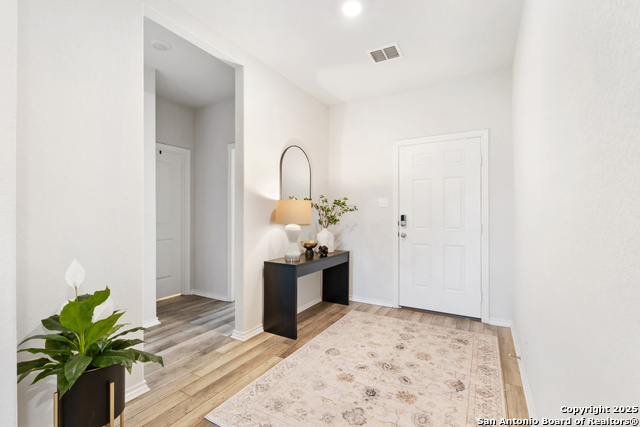 6847 Alaskan Way Property Photo 4