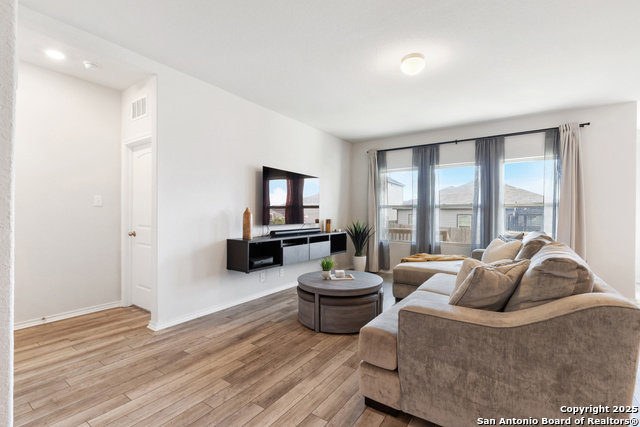 6847 Alaskan Way Property Photo 5