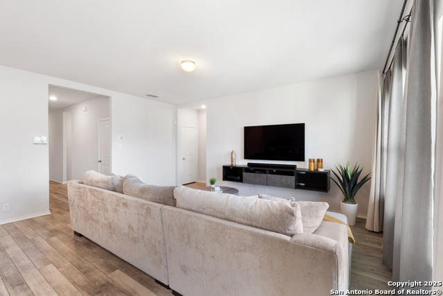 6847 Alaskan Way Property Photo 7