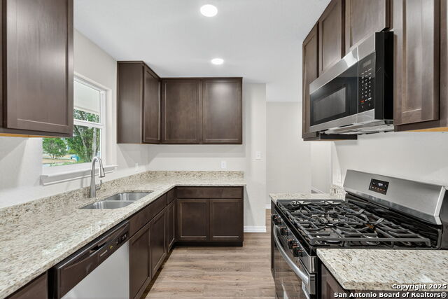 218 Park Ln Property Photo 8