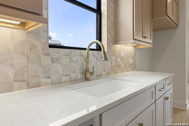 258 Hannah Property Photo 16