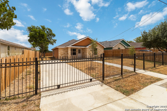 10214 Renova Property Photo 2