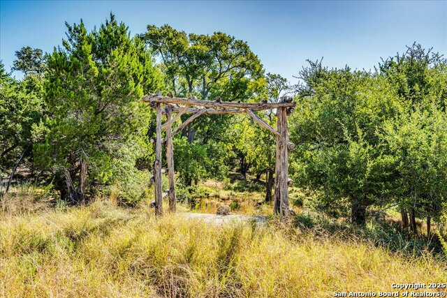 530 Stallion Estates Dr Property Photo 3