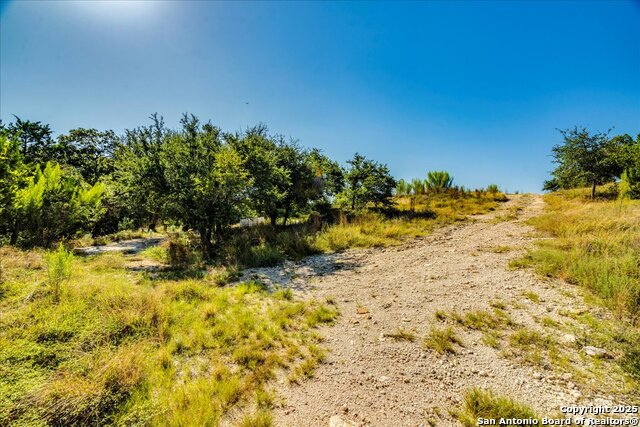 530 Stallion Estates Dr Property Photo 6