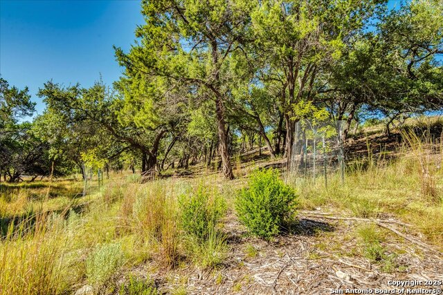 530 Stallion Estates Dr Property Photo 8