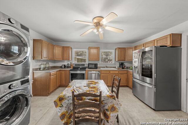 618 Lois Property Photo 5