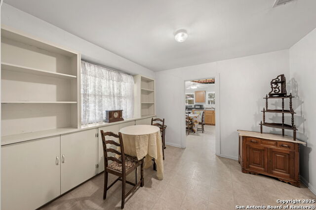 618 Lois Property Photo 6