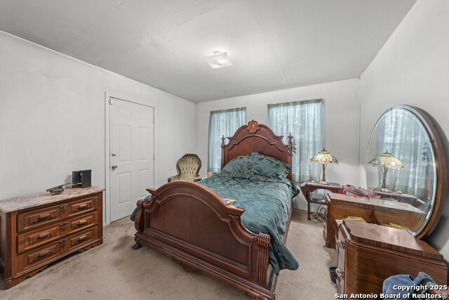 618 Lois Property Photo 8