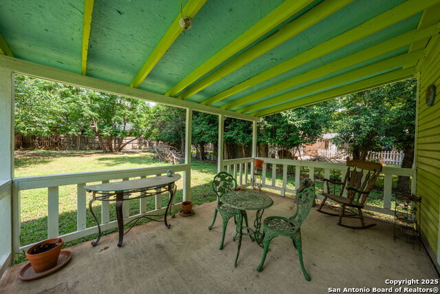 618 Lois Property Photo 12