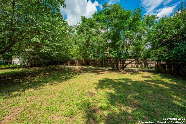 618 Lois Property Photo 15