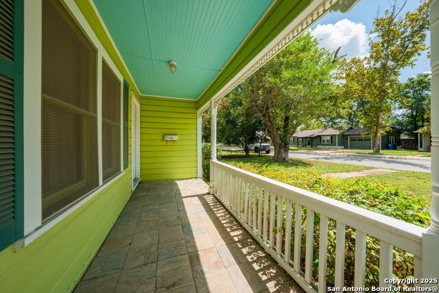 618 Lois Property Photo 18