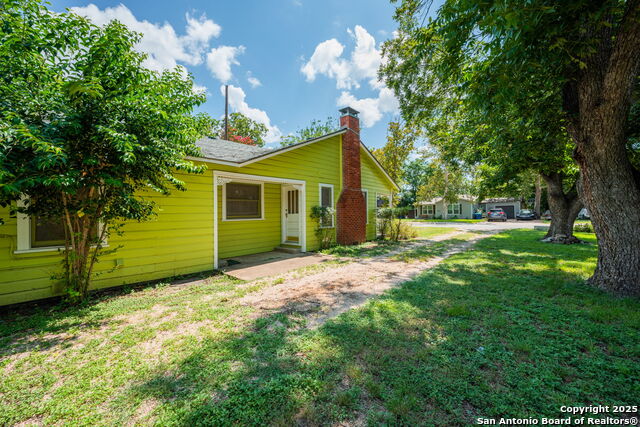 618 Lois Property Photo 23