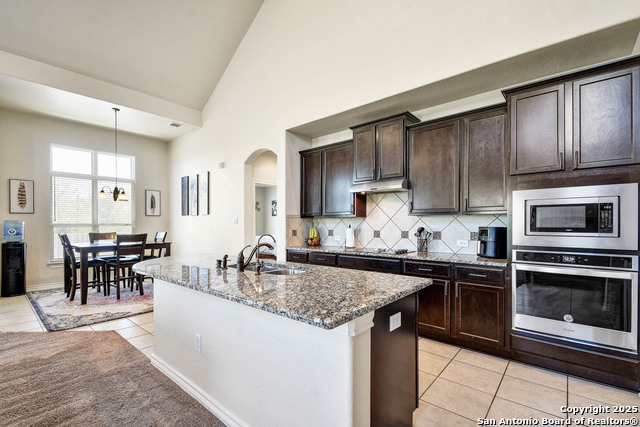 7327 Lunar Eclipse Property Photo 13