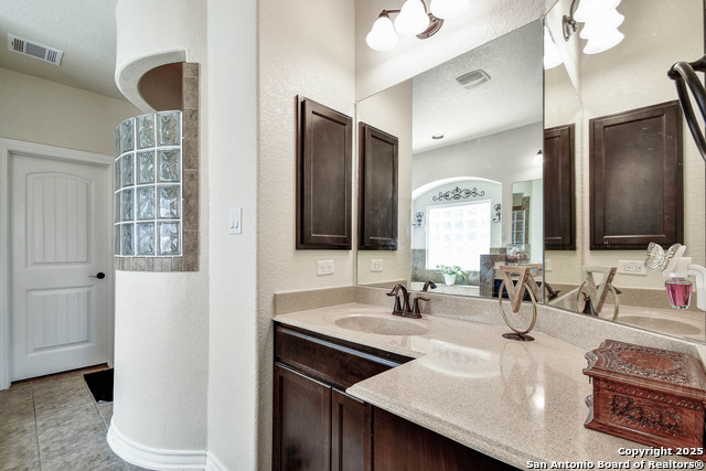 7327 Lunar Eclipse Property Photo 20