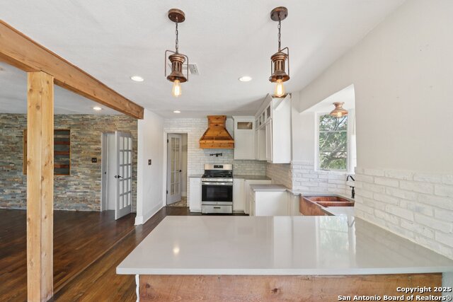 700 Dawson Property Photo 5