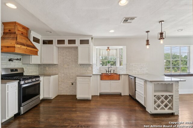 700 Dawson Property Photo 8
