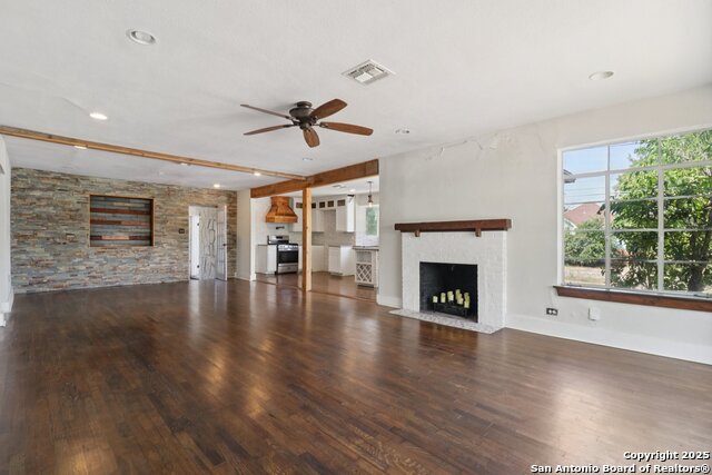 700 Dawson Property Photo 9